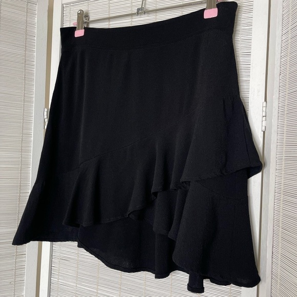 Flynn Skye Black Ruffle Skirt Size M - Picture 2 of 7
